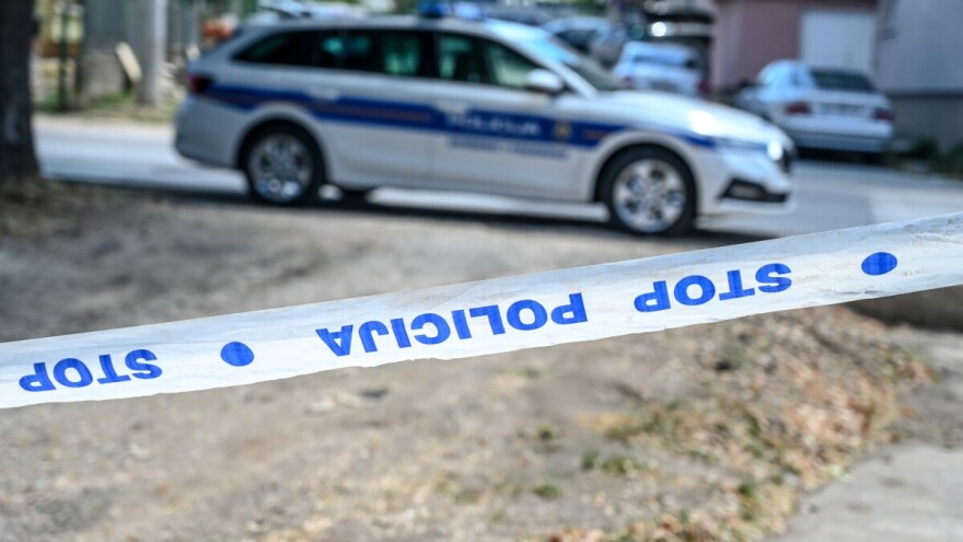 Troje mladih ozlijeđeno u sudaru automobila i traktora