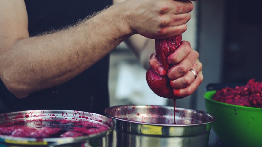 Kako napraviti sirup, a kako sok bez šećera od višnje?