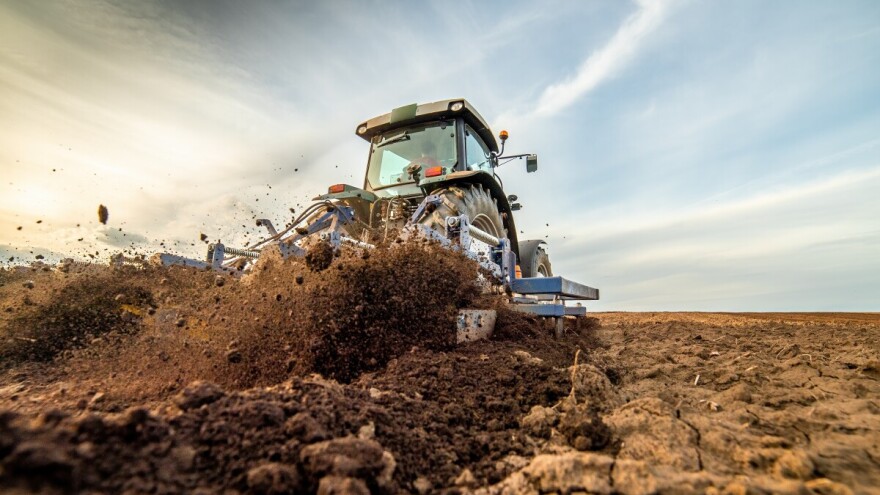 Objavljen poziv za projekte uređenja poljoprivrednog zemljišta u KS