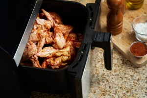 Air fryer: Da li je friteza na vruć vazduh štetni alat u kuhinji ili zdrav pomoćnik?