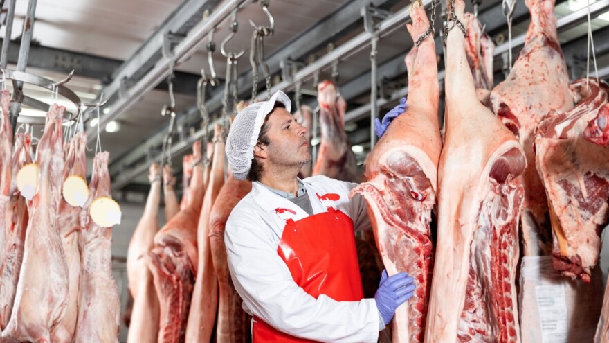 Svjetska proizvodnja mesa u padu 2026., prvi put nakon šest godina
