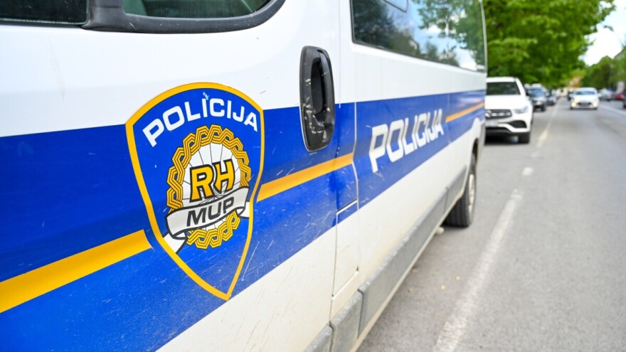 Traktorom udario u automobil u koloni, ozlijeđene dvije osobe