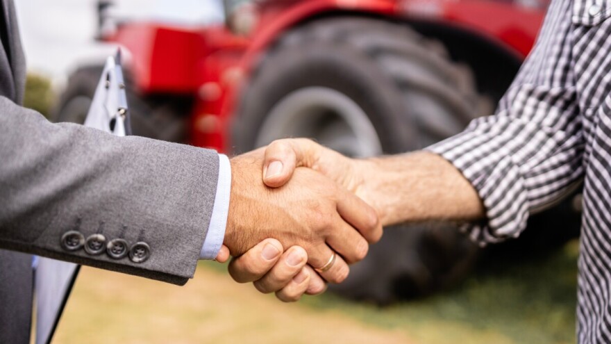 Sastao se s nepoznatom osobom, sklopili ugovor, dao novce, ali traktor nije dočekao