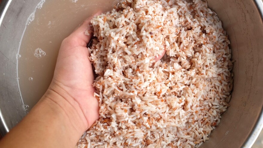Postoji li vrsta riže koja snižava kolesterol?