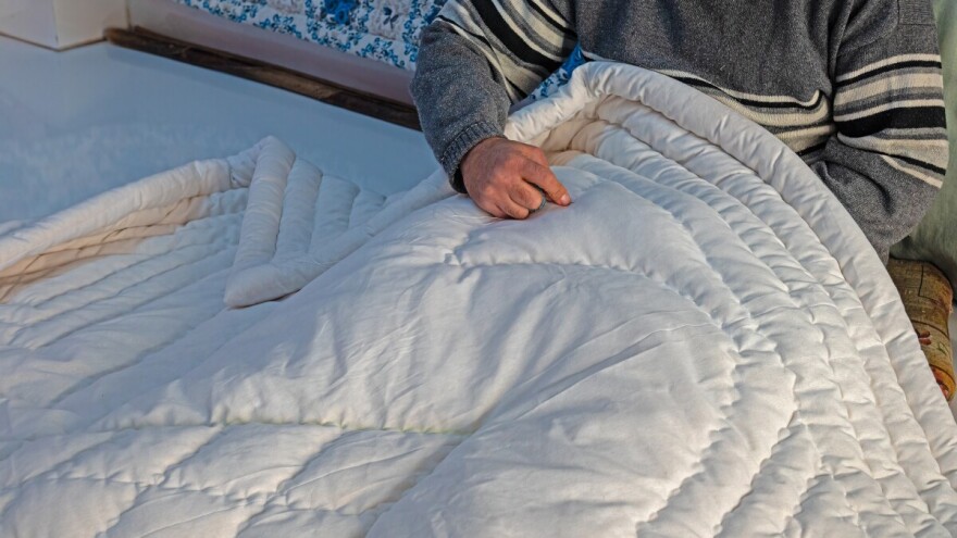 Tri dana šivenja, pola veka trajanja: Crveni za zdravlje, žuti za bogatstvo