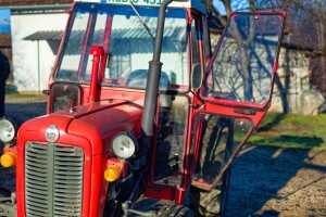 Traktor IMT 549