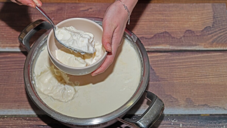 Kako napraviti kiselo mleko i da li može bez startera?