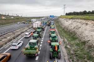 Španjolski i poljski poljoprivrednici blokirali prometnice