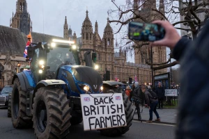 Protest u Londonu, britanski farmeri ustali protiv "poreza na traktore"