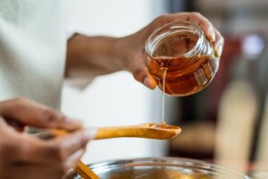 Medena dijeta: Voda s medom topi kilograme?