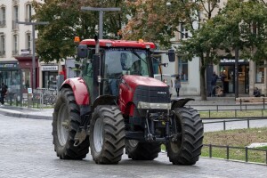 Višak promila, manjak vozačke: Vozaču traktora prijeti kazna do 8.000 eura ili 120 dana zatvora