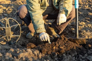 Vredno blago pronađeno na njivi farmera: Šta on ima od toga?