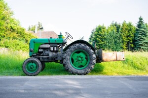 Austrijski izumitelj od starog traktora Steyr napravio električno vozilo