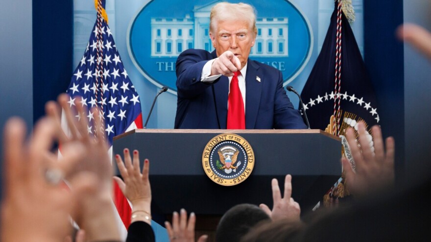 Trump uveo carine Kanadi, Meksiku i Kini, reakcija uslijedila - odmah