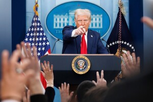Trump uveo carine Kanadi, Meksiku i Kini, reakcija uslijedila - odmah
