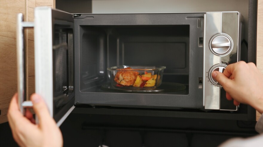 Stručnjaci kažu: Krumpir se ipak smije podgrijavati?