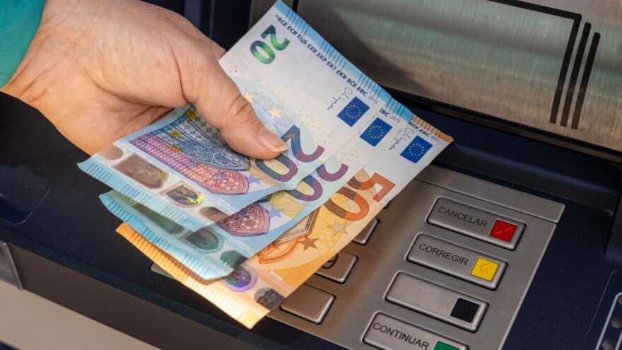 Poljoprivrednici, započela je isplata predujma!