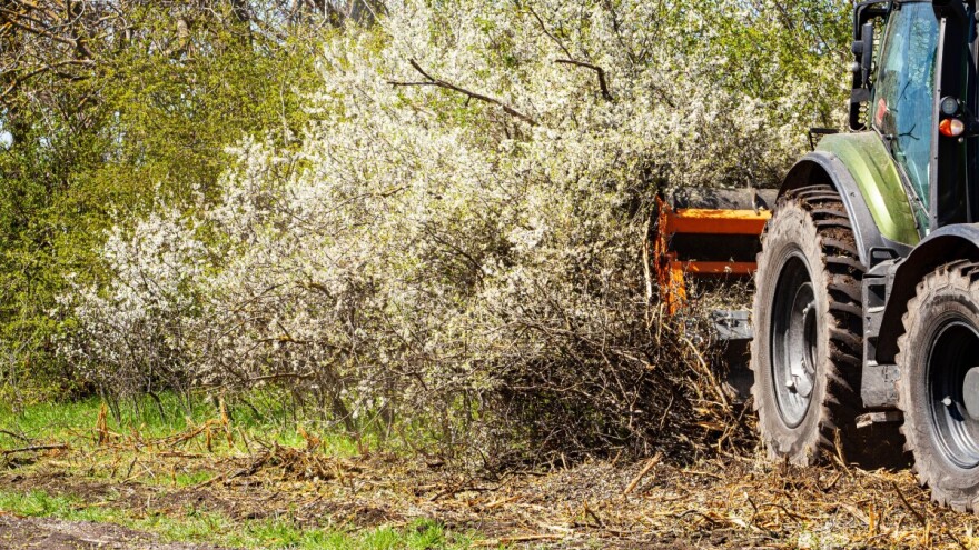 Muškarac (41) smrtno stradao u prevrtanju traktora