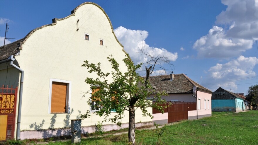 Dodeljeni ugovori za još 92 seoske kuće: Koliko košta najjeftinija, a koliko najskuplja?