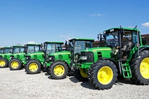 Onlajn kupio traktor koji nije postojao, banka mu vratila veći deo novca