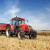 Traktor se prevrnuo u krivini, vozač skinuo registarske tablice i pobegao