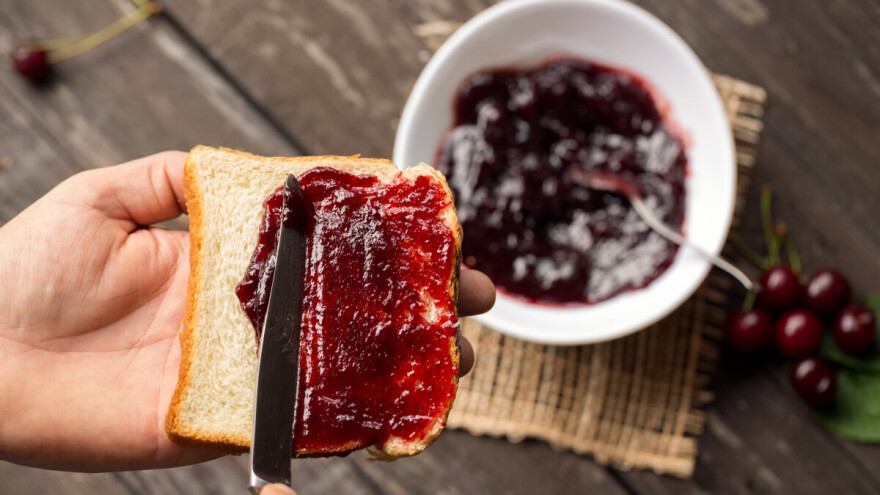 Slovenac prodavao otrovni pekmez, dvoje hrvatskih državljana završilo u bolnici