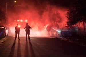 Tri osobe poginule, a četiri povređene u sudaru tri automobila i traktora