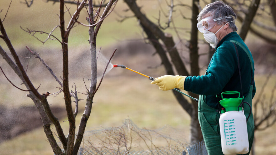 Proizvođači ipak plaćaju taksu za obuku za bezbednu upotrebu sredstava za zaštitu bilja