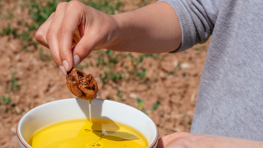 Smjesa smokava i maslinovog ulja: Najbolji saveznik protiv zatvora?