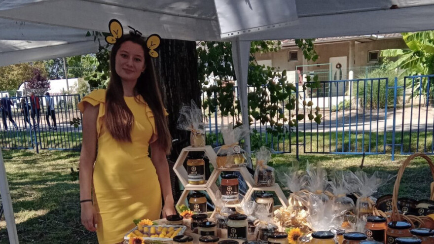 Energetska "bomba" za zimu: Šta preporučuje gimnazijalka pčelarka?