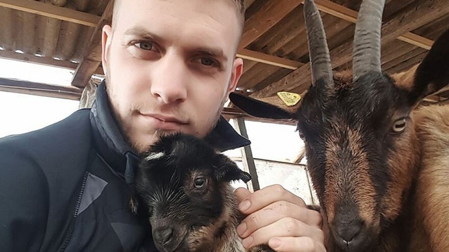 Siniša Mali iz Kucure uzgaja paulovniju i ima farmu koza