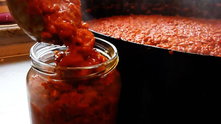 Stranci u redu za Leskovački ajvar