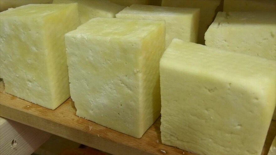 Isplativije proizvoditi sir nego mleko?