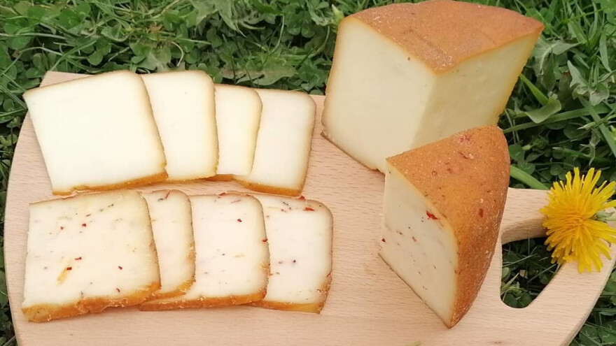 Polutvrdi dimljeni sirevi: Šerpa - smederevac kombinacija