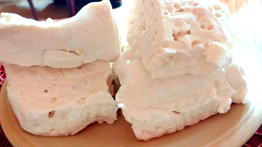 Kako napraviti ukusan kozji sir i jogurt?