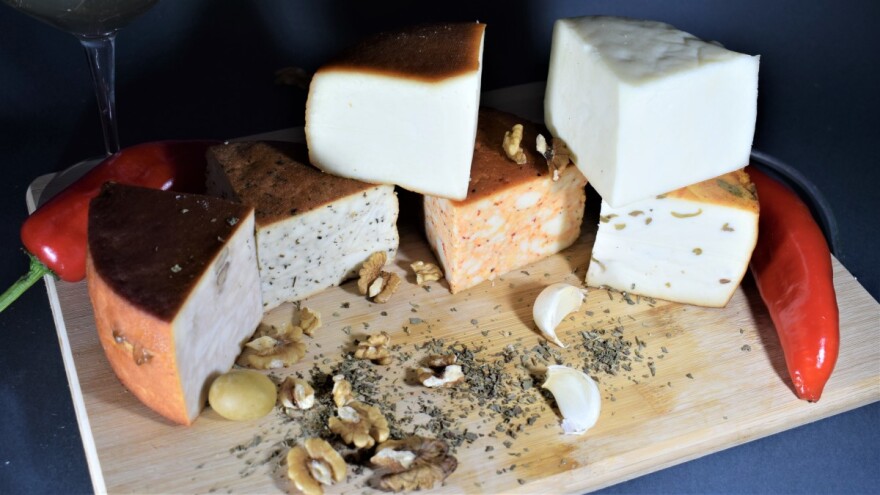 Korak po korak: Porodična proizvodnja sira, pogon i izvoz na strano tržište