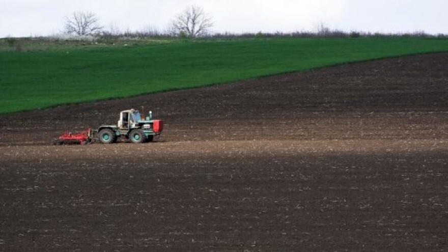 Već desetu godinu kreditiraju proljetnu sjetvu!