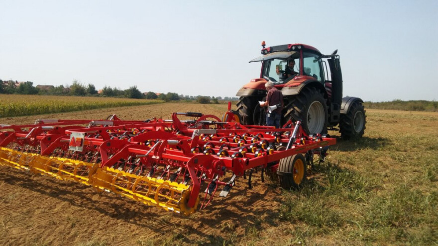 Väderstad sjetvospremač za efektivno ravnanje polja!