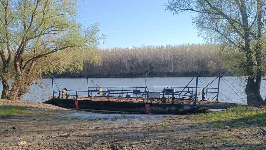 Do svojih njiva tek 10. maja? Skela na Tisi nije popravljena
