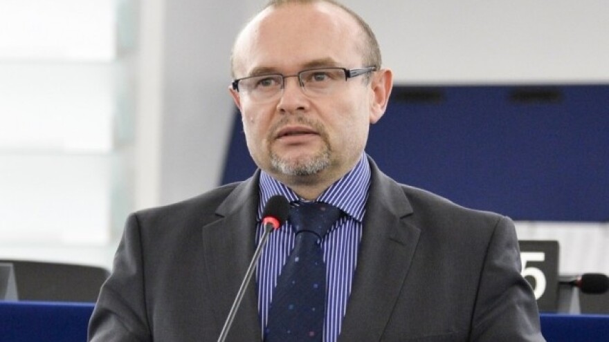 Škrlec poziva Romića na zabranu glifosata