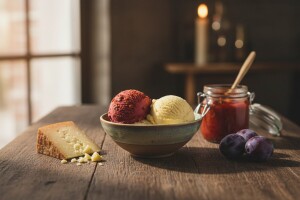 Sladoled od ajvara, kačkavalja i autohtonog srpskog voća