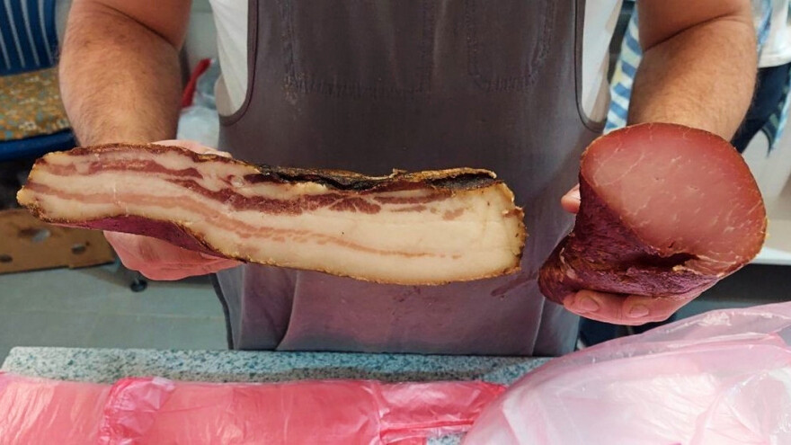 Bukovo ili grabovo drvo i 21 dan u sušnici – recept Vladimira Đukića za ukusnu slaninu