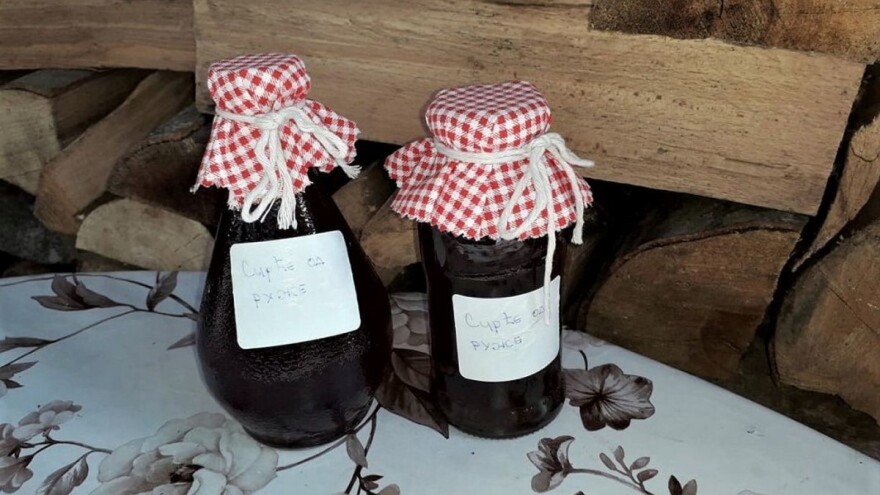 Od novinarstva do pravljenja slatka, soka i sirćeta od latica ruže