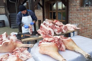 Svinjokolj bez enormnog poskupljenja: Cijena prasića može rasti samo 1 KM