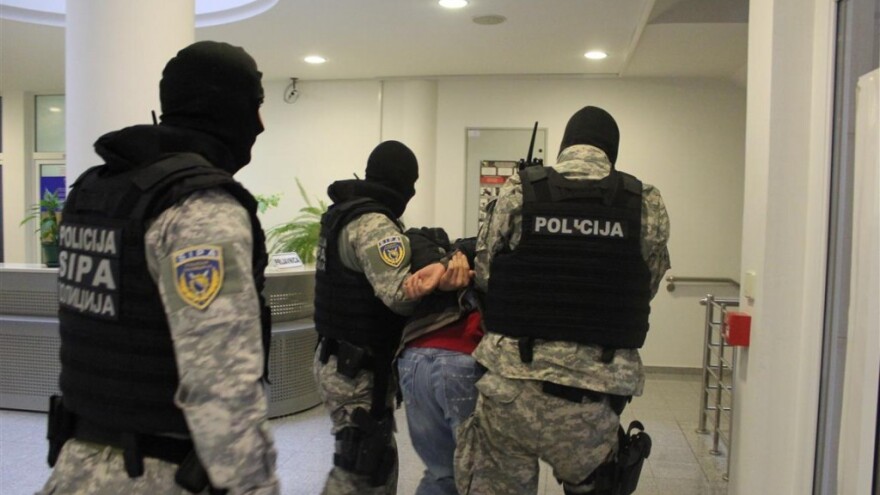 Hapšenje u Orašju: Pao veterinarski inspektor, uzeo označeni novac