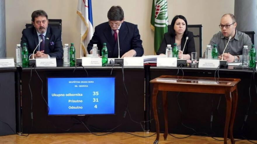 Cijelo selo se mora iseliti, onesvijestio se dok je objašnjavao zašto