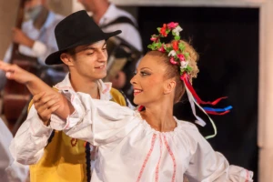 Da zemlju ne dotakne, ne vrati se roditeljima i ne pobegne od muža