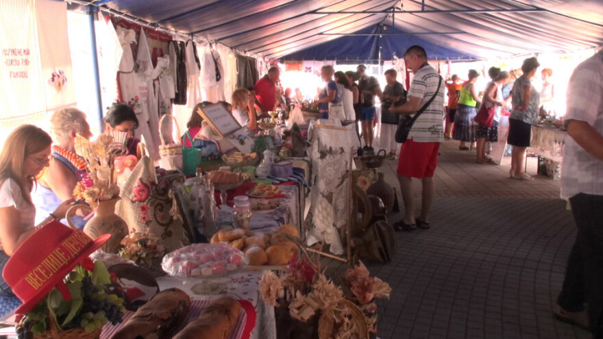 Izložba tradicionalnih kolača u Pećincima