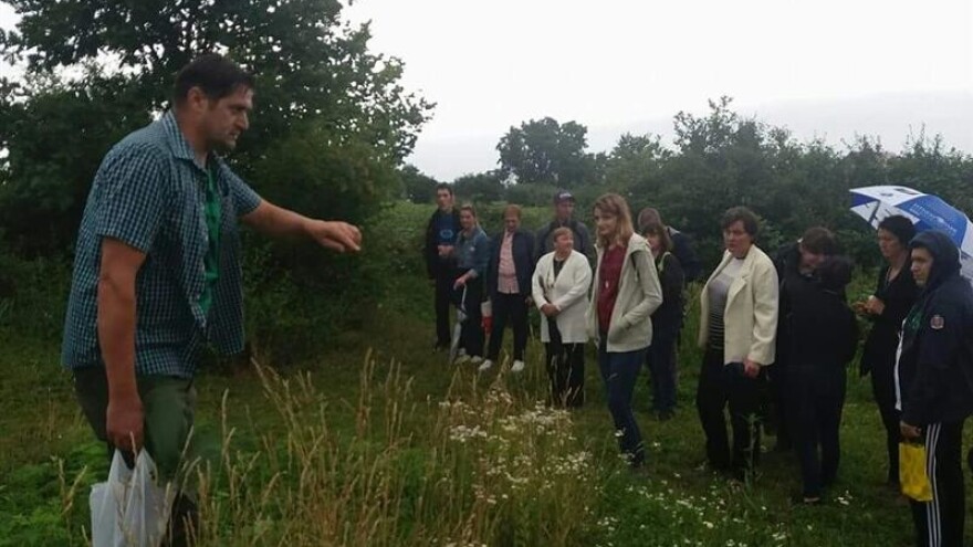 Članovi udruge Mi upoznavali biljke i njihovu ljekovitost na OPG Livak