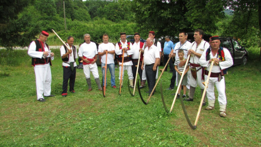 Kosibaše  pjesmom i otkosom okitile Grmeč